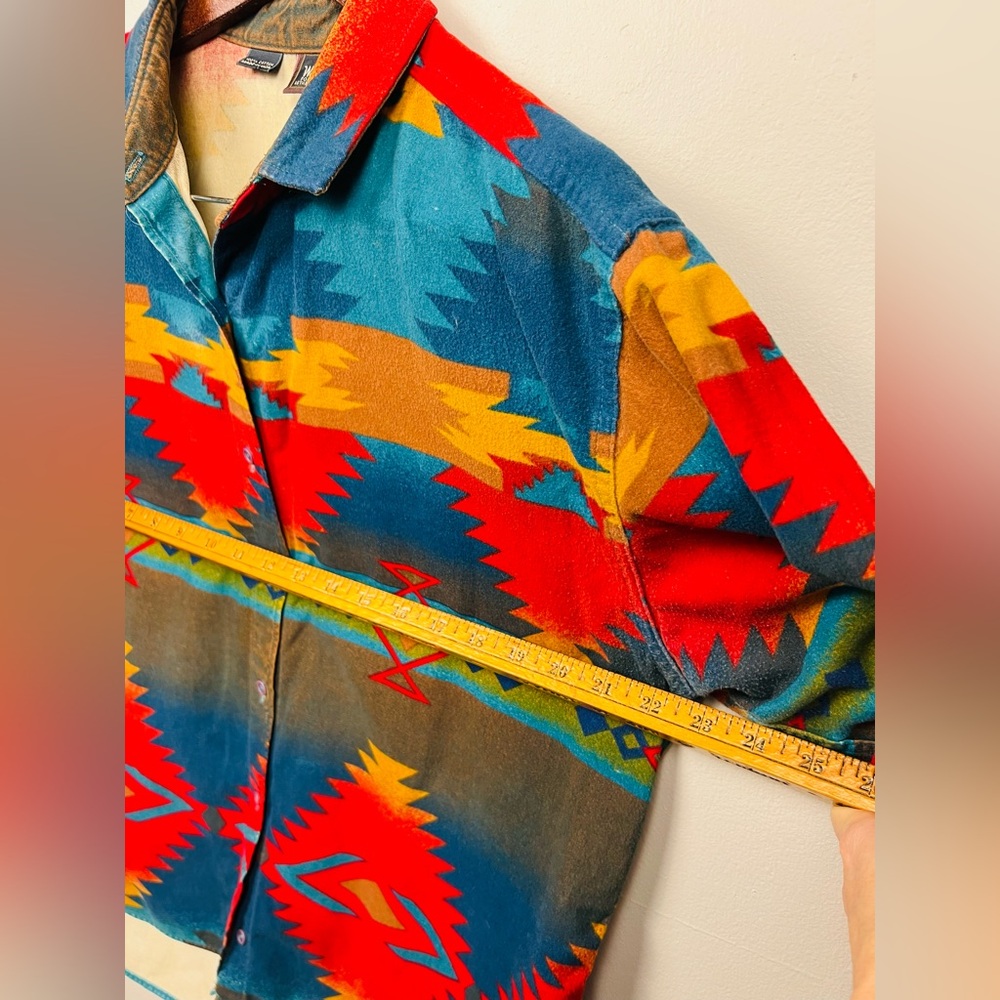 Vintage 90's Woolrich Southwestern Geometric Button-Down Shirt - Picture 8 of 12